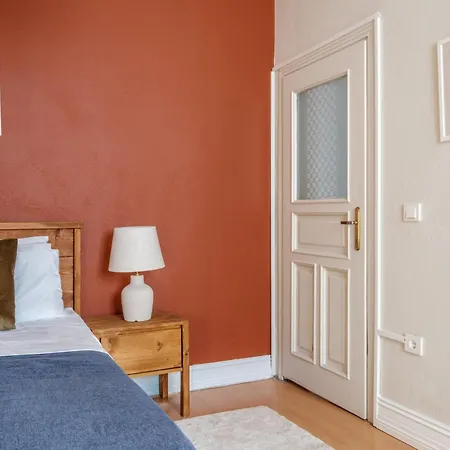 Chic Modern Flat W Balcony 5 Min To Taksim