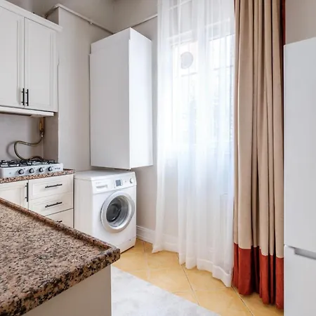 Chic Modern Flat W Balcony 5 Min To Taksim Appartement