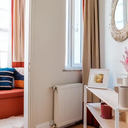 Apartment Chic Modern Flat W Balcony 5 Min To Taksim Istanbul