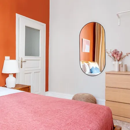 Chic Modern Flat W Balcony 5 Min To Taksim *