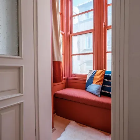 Chic Modern Flat W Balcony 5 Min To Taksim Apartment *